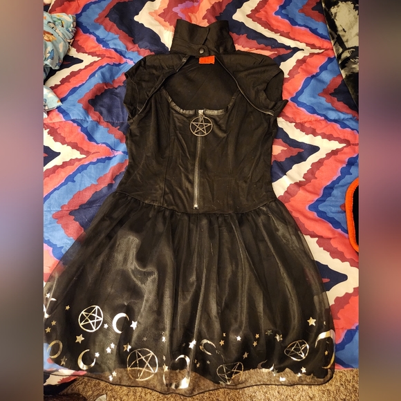 Dress - Picture 1 of 2